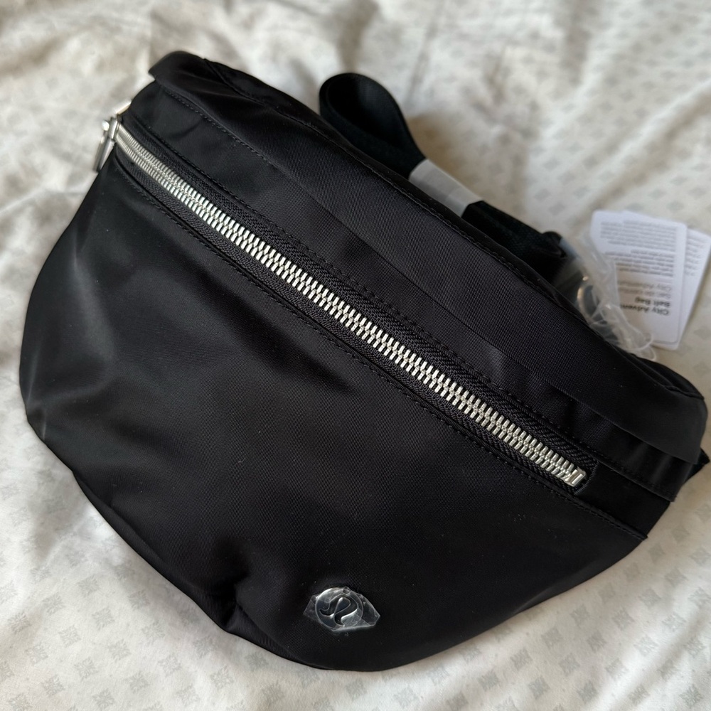 NWT Lululemon City Adventurer Belt Bag 2.5L - Picture 6 of 9